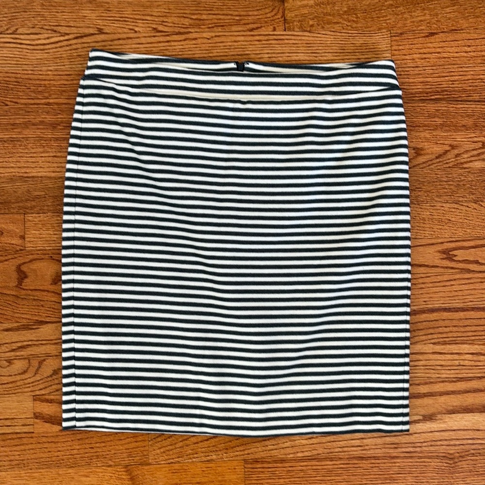 ANN TAYLOR Pencil Skirt Navy and White Lined Sz 16 PERFECT CONDITION